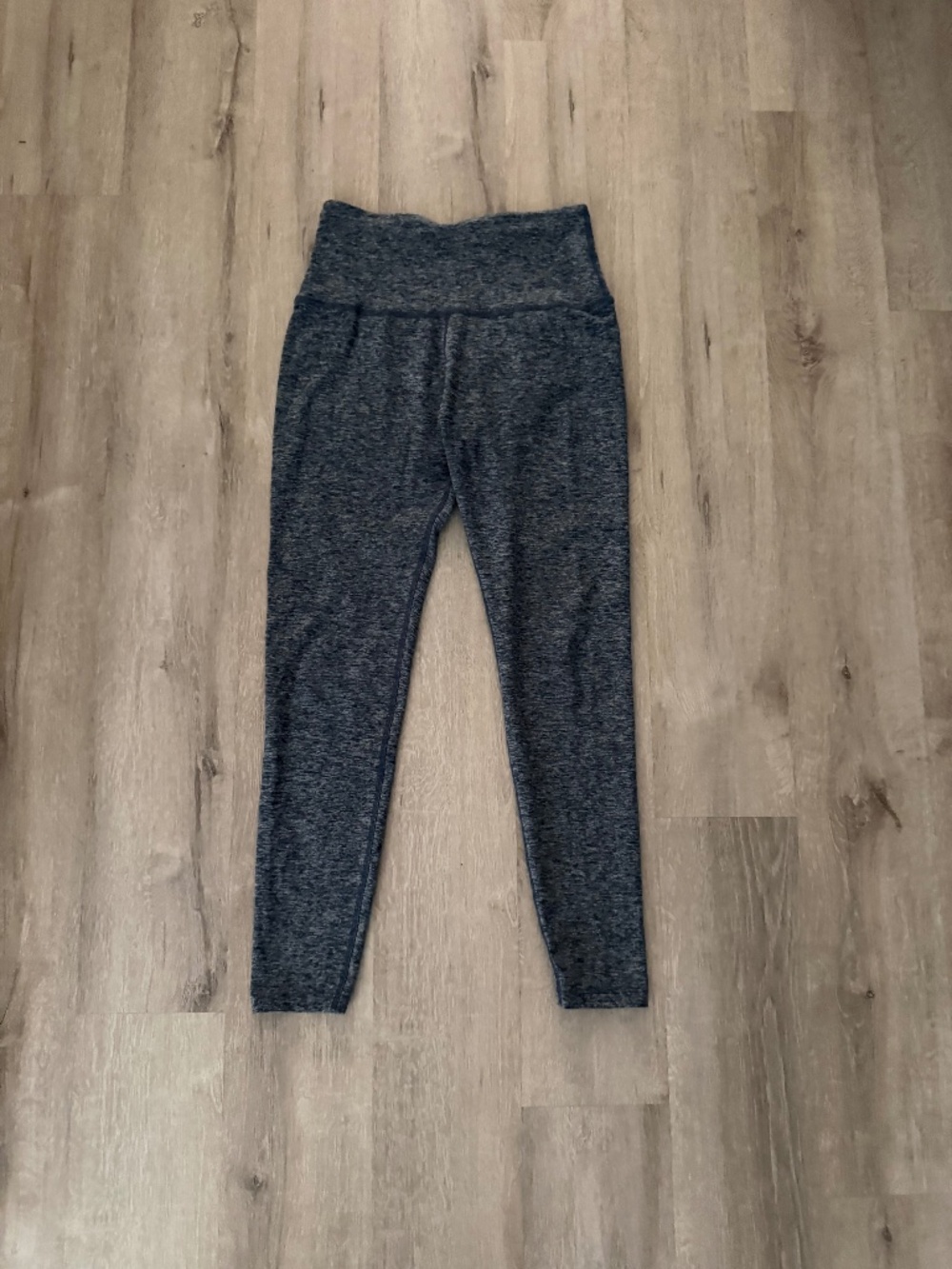BEYOND YOGA Women’s caught in the midi Spacedye Blue High Waisted Legging medium